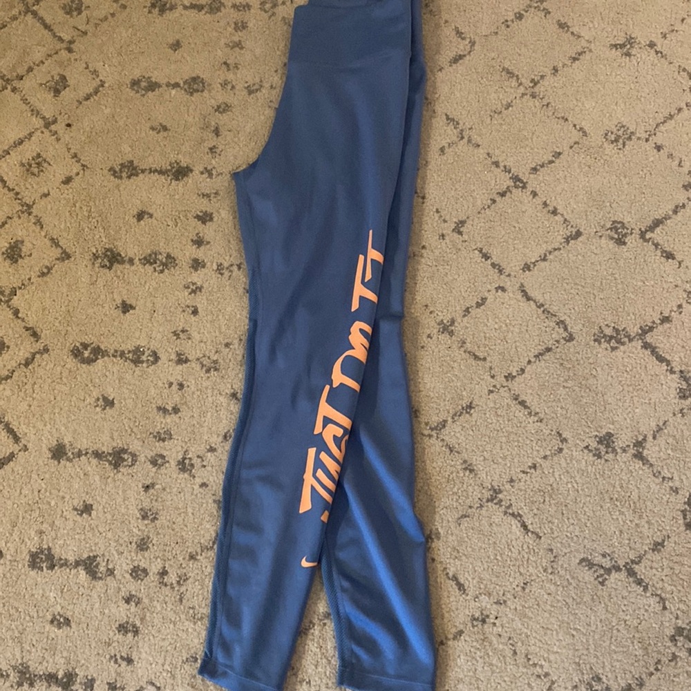 Like new Nike workout leggings